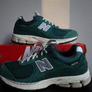 New Balance 2002R